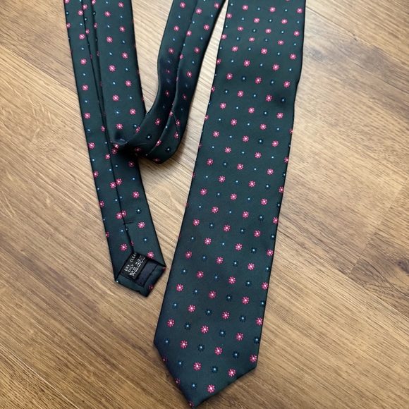 Andrea Franceschi Other - Andrea Francheschi - Elegant Dark Green and Red Patterned Men's 100% Silk Tie